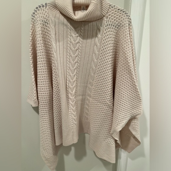 LULULEMON Rolling in the Warmth Poncho Merino Wool Turtleneck Angel Wing OSFA - Picture 2 of 5